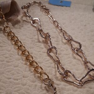 GOLDTONE TRUE TO FORM NECKLACE & UNBRANDED BRACELET